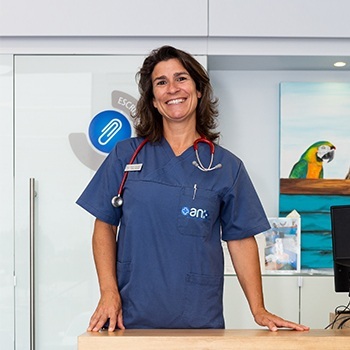 Dra Sara Curvelo Médica Veterinária e Diretora Clínica